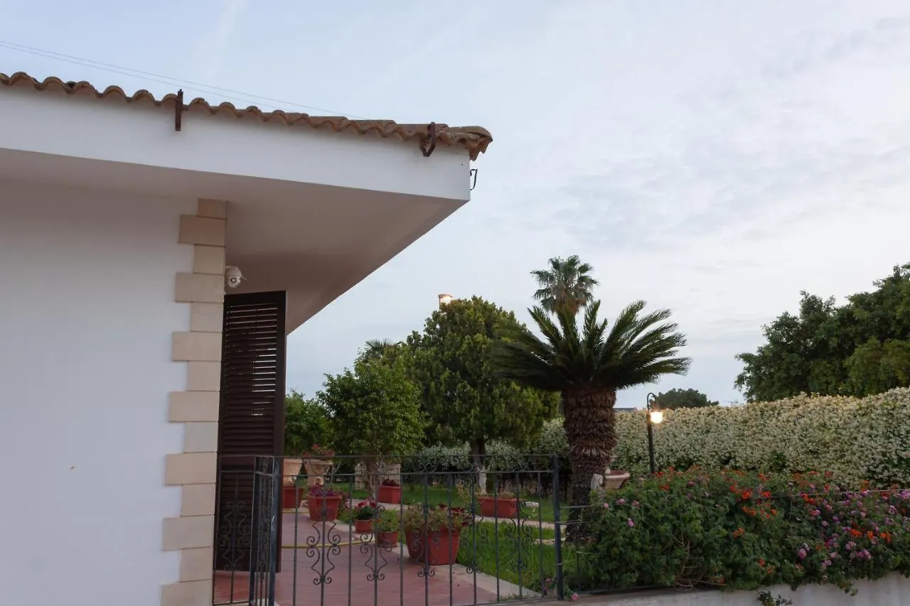 Guest house Villa Nicol Affittacamere Marina di Ragusa Italy